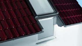 Designo R1 Wohn-Fassadenanschlussfenster